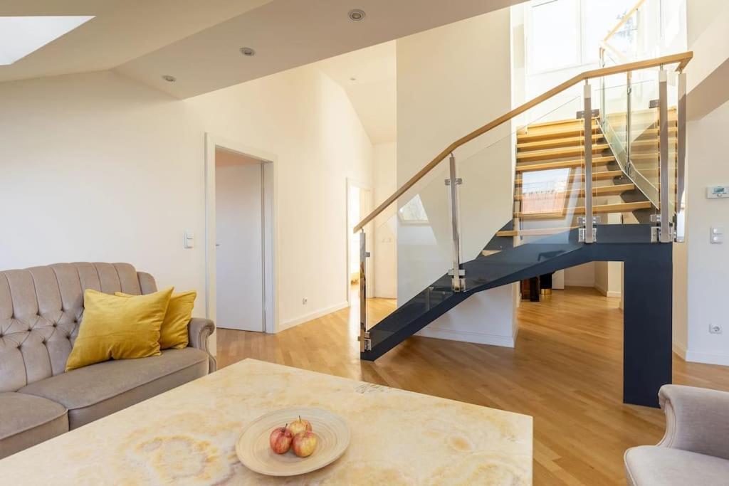 Dachgeschoss Traum In Gruenruhelage - 20 Minuten Ins Zentrum Apartment *
