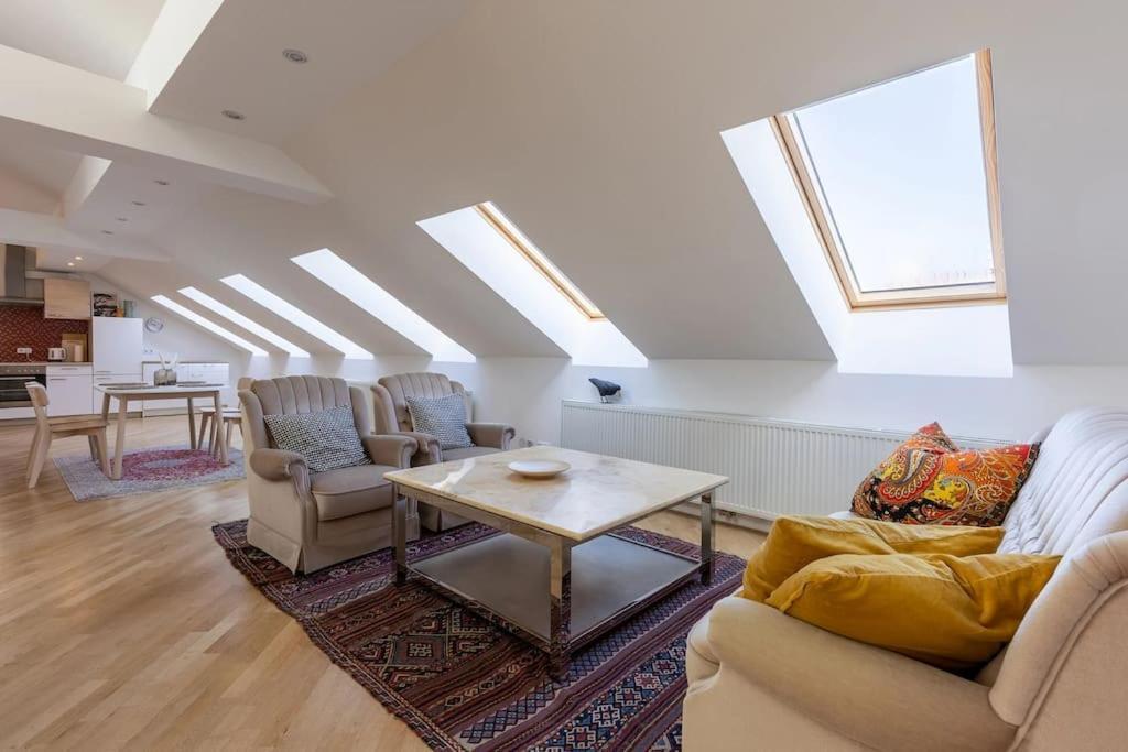 Apartment Dachgeschoss Traum In Gruenruhelage - 20 Minuten Ins Zentrum *